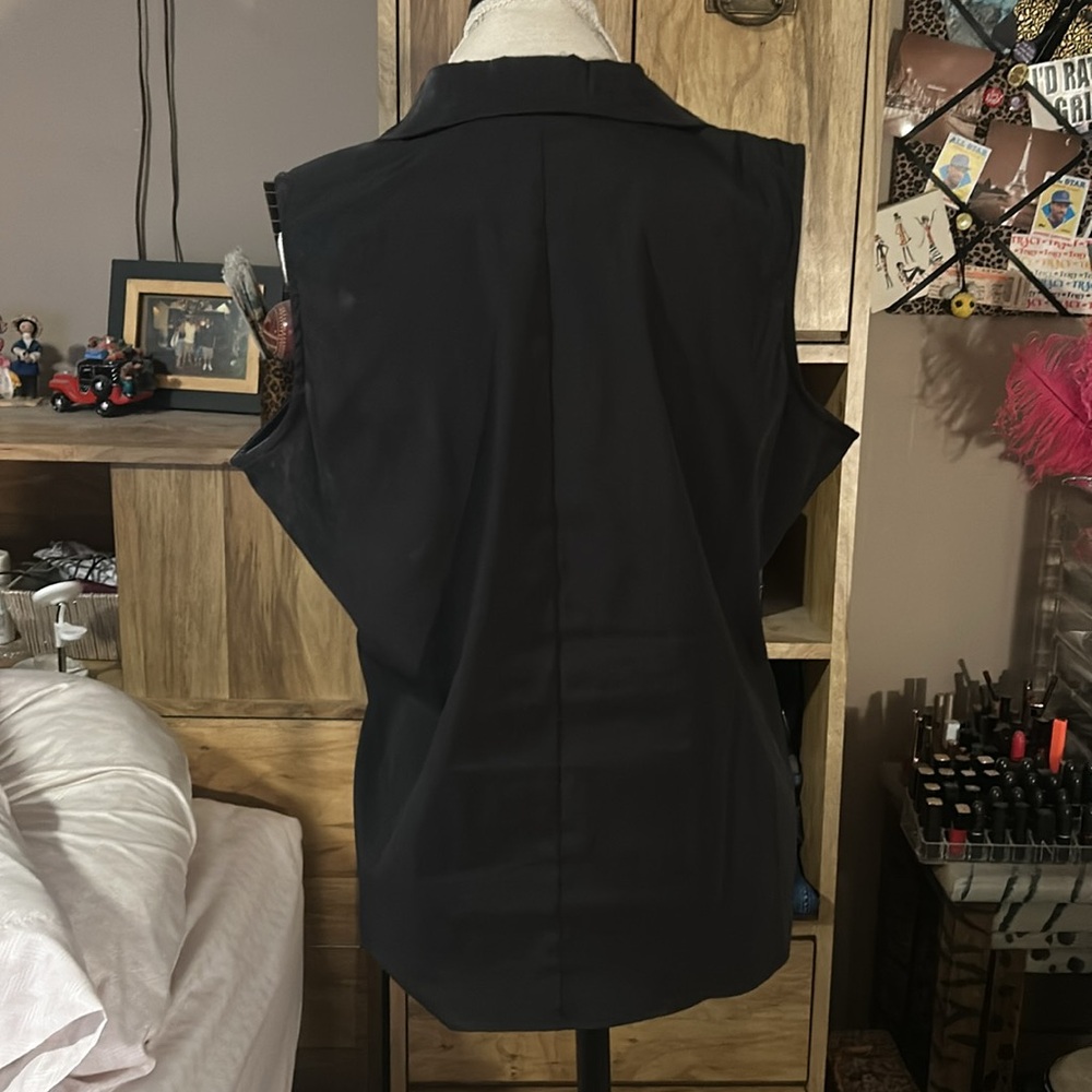 DCC Missy Collared Sleeveless Black Blouse - Large - Picture 3 of 4